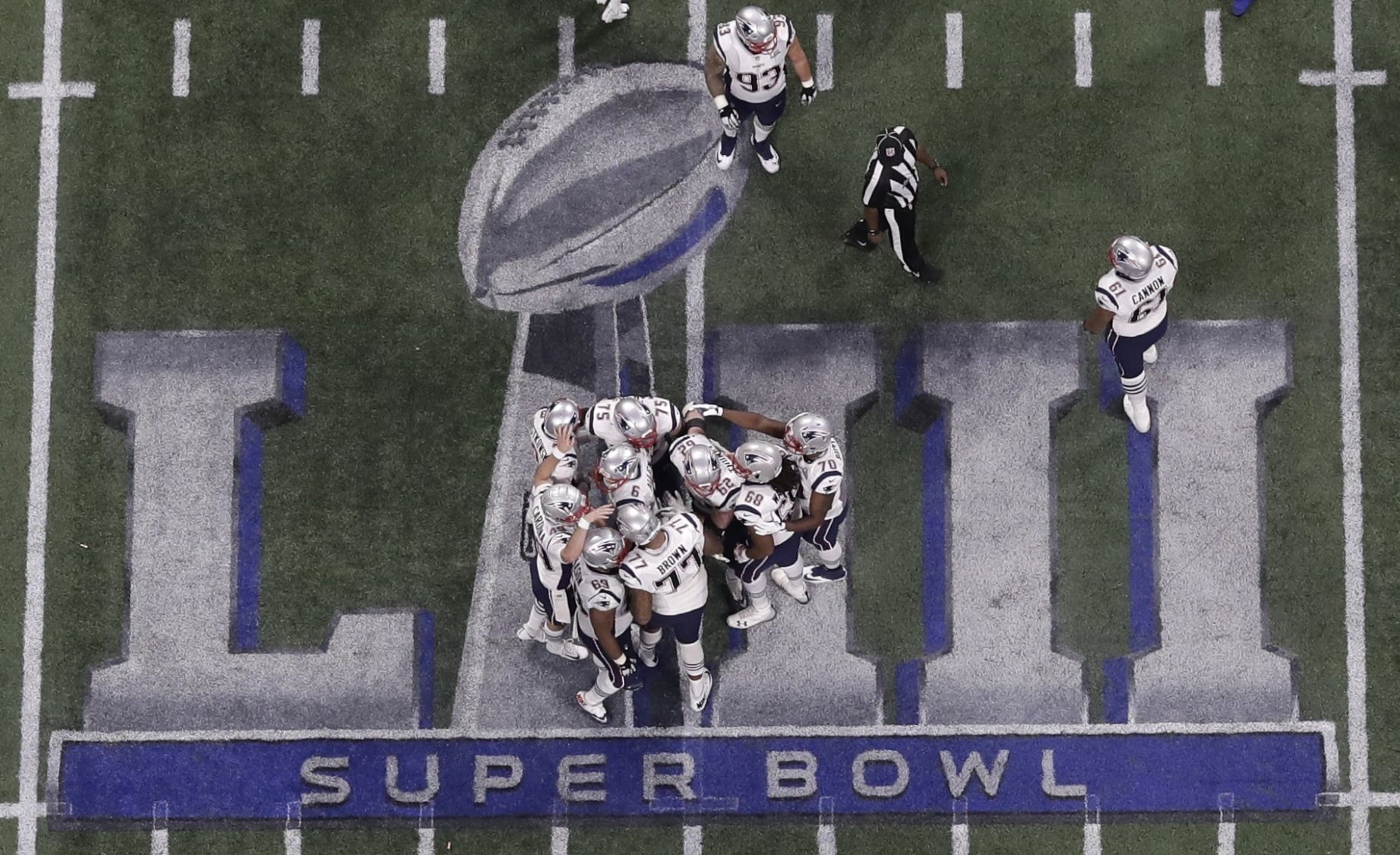Patriots Rams Super Bowl Football